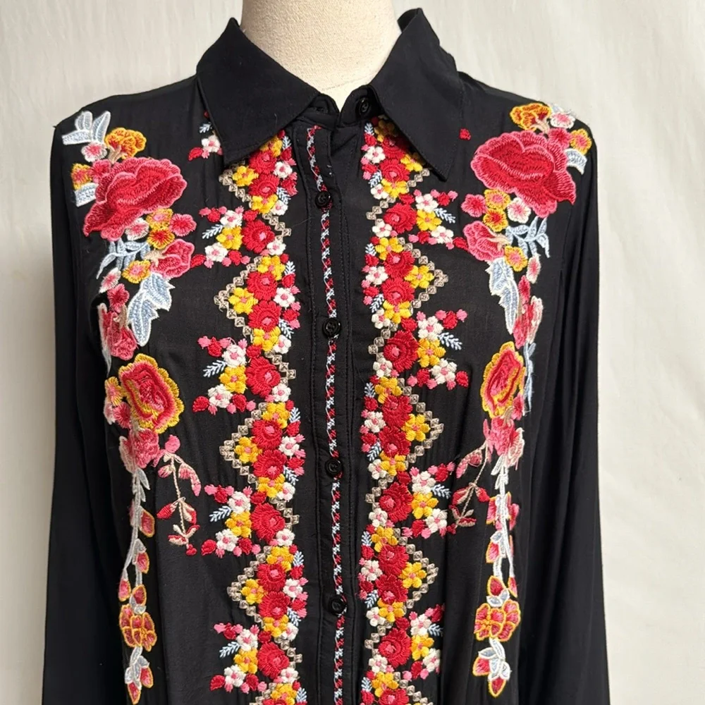 Andree by Unit Embroidered Velvet Back Shirt Dress‎ Size Small